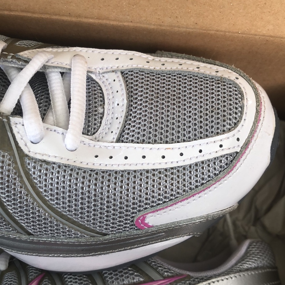 Preowned  Women’s Nike Shox Turbo 7 Excellent like new 5.5Y retired - Picture 2 of 7